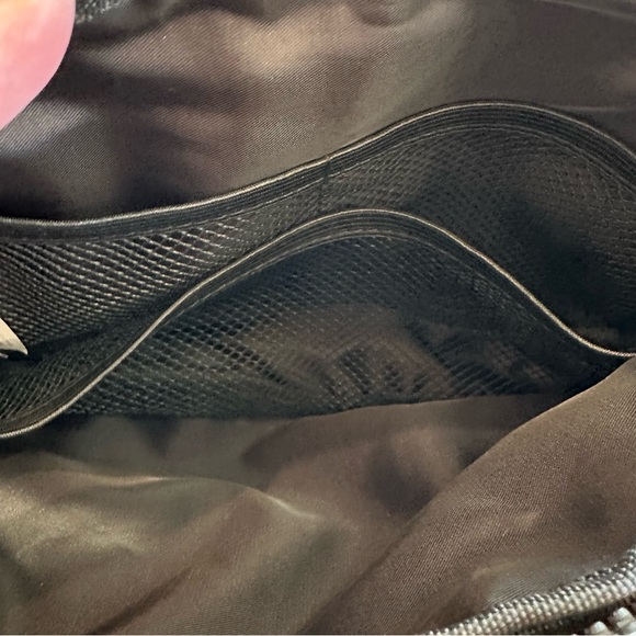 Sleek Black and Gray Men's Belt Bag - Picture 4 of 7